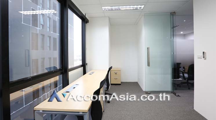 unit Office space For Rent in Sukhumvit, Bangkok  near BTS Ekkamai (AA15939)